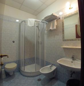 Koupelna v ubytování Hotel Ferrari