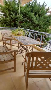 Balkón alebo terasa v ubytovaní Quiet luxury apartment near city center and port