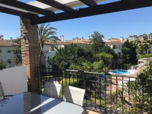 Basen w obiekcie Marbella - Estepona beach frontline apartment lub w pobliżu