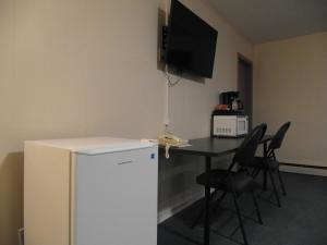 TV a/nebo společenská místnost v ubytování West View Motel
