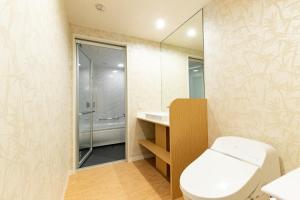 Baðherbergi á Daiwa Roynet Hotel Nagoya Fushimi