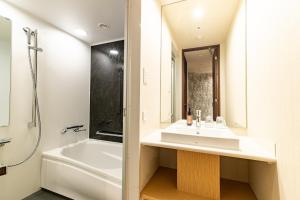 Baðherbergi á Daiwa Roynet Hotel Nagoya Fushimi