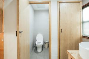 Ένα μπάνιο στο Lao men dong International Youth Hostel