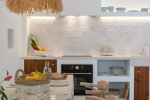 A kitchen or kitchenette at roques