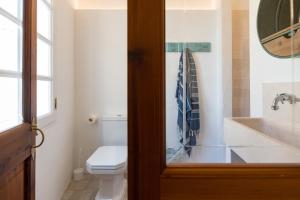 A bathroom at roques