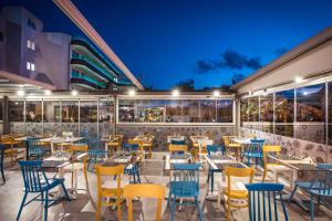 Reštaurácia alebo iné gastronomické zariadenie v ubytovaní Infinity Blue Boutique Hotel & Spa - Adults Only