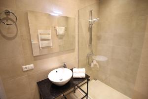 Koupelna v ubytování Super Luxury Apartments