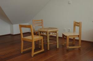 Galeriebild der Unterkunft Quiet, spacious and family-friendly top-floor apartment, 100m2, 2 bedrooms, garden view in Wien