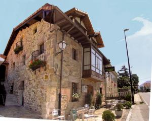 The building in which a vendégházakat is located