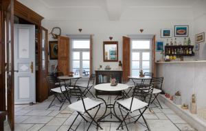Gallery image of Cori Rigas Suites in Fira