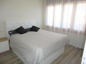 Gallery image of Apartaments Lamoga - Sandi in Torredembarra +28 photos