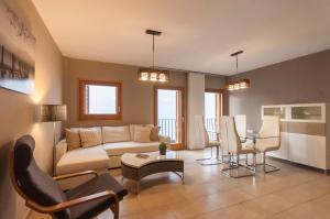 Kuchyň nebo kuchyňský kout v ubytování Lets Holidays Mediterranean apartment 3 minutes to the beach 2