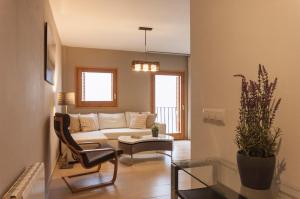 Posezení v ubytování Lets Holidays Mediterranean apartment 3 minutes to the beach 2