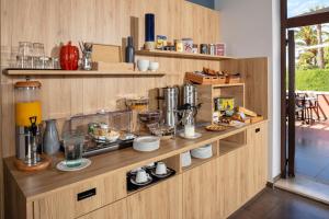Η κουζίνα ή μικρή κουζίνα στο Hotel Miramar
