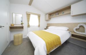 Modern mobile home premium pitch