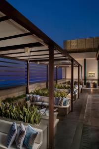 Balkón nebo terasa v ubytování Sandal Suites by Lemon Tree Hotels