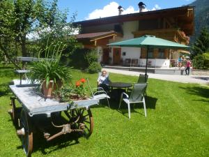 A garden outside Appartement Gredler Martina