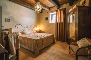 A bed or beds in a room at GaeLeon Campofilone Még 37 kép