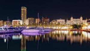 Widok na miasto El Campello z tego apartamentu