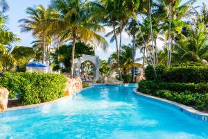La alberca dentro o cerca de Dreams Rose Hall All-Inclusive Resort & Spa