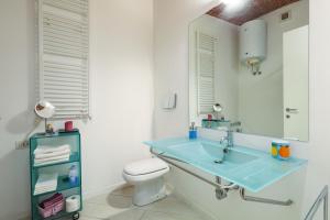 Ένα μπάνιο στο Casa Molino Luxury Loft