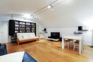 Μια τηλεόραση ή/και κέντρο ψυχαγωγίας στο Casa Molino Luxury Loft