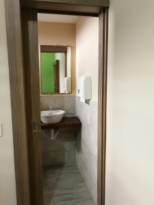 Un baño de Chapelet Hostal