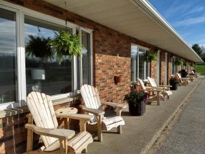 Gallery image of Wayside Motel Manitoulin in Manitowaning