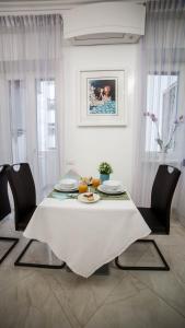 Posedenie v ubytovaní St. Peter Area Luxury Suites