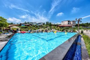Bazén v ubytování Jeju I've Hotel & Resort nebo v jeho okolí