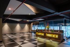 Salon oz. bar v nastanitvi Luminor Hotel Airport Sidoarjo By WH , Best Choice and Strategic Location with a Rooftop area in Town