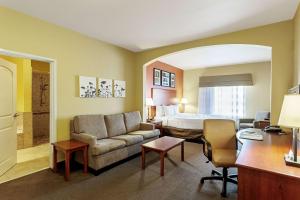 Posezení v ubytování Sleep Inn & Suites Tyler South