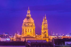 Nespecifikovaný výhled na destinaci Budapešť nebo výhled na město při pohledu z hotelu