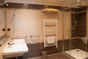 Kúpeľňa v ubytovaní Lázeňský Hotel Sadový Pramen + 22 fotografií