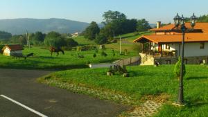 Příroda nedaleko venkovského domu