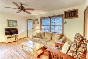 2 Bed 1 Bath Vacation home in Whittier