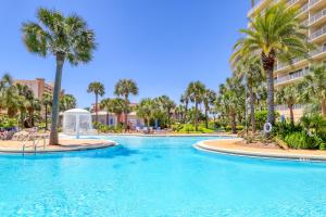 The swimming pool at or close to Sterling Shores II