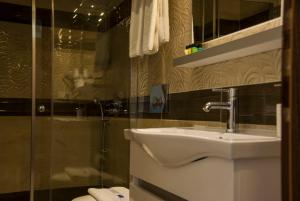 A bathroom at Necdet Kaptan Bozcaada
