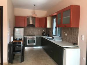 Kuchyň nebo kuchyňský kout v ubytování Lotus Sea View Studio Apartment 2