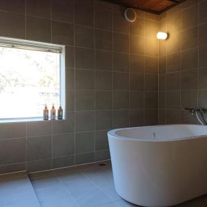 A bathroom at carafuru Japanese Old House