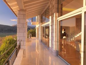 Balkón nebo terasa v ubytování Hondos Classic Hotel & Spa
