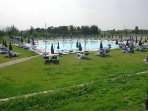 Bazén v ubytování Antica Fornace Relais by La Principina nebo v jeho okolí
