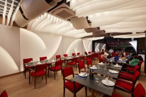 Restauracja lub miejsce do jedzenia w obiekcie Les Dunes Suites