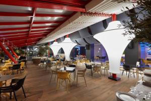 Restauracja lub miejsce do jedzenia w obiekcie Les Dunes Suites