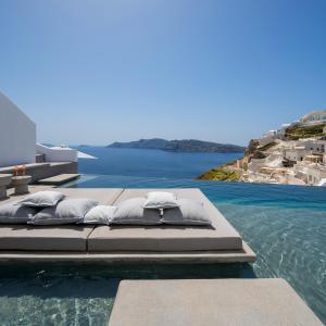 Πισίνα στο ή κοντά στο Echoes Luxury Suites