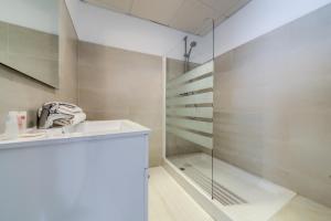 Ένα μπάνιο στο Apartamentos Villas Flamenco Rentals +94 φωτογραφίες