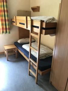 Postel nebo postele na pokoji v ubytování Jugendherberge Göttingen