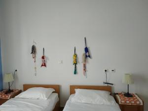 Postel nebo postele na pokoji v ubytování Venetiko Studios