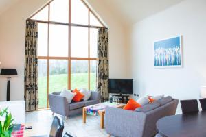A seating area at Clovenstone Lodges