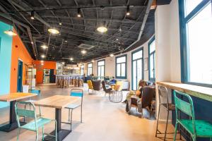 Safestay Barcelona Passeig de Gràcia的休息区